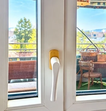Gereinigter Fensterrahmen nach professioneller Reinigung durch Propex in Zürich
